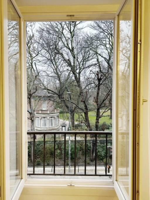 Appartamento Elegant 4 Pieces Au Coeur Du Artiste Parigi