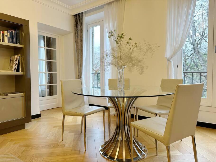 Appartamento Elegant 4 Pieces Au Coeur Du Artiste Parigi