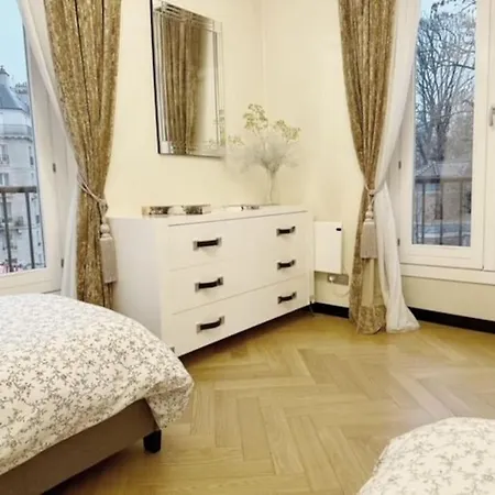 Apartment Elegant 4 Pieces Au Coeur Du Artiste Paris